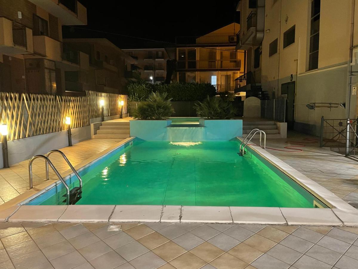 Hotel A Casa Nostra Rimini Exterior photo