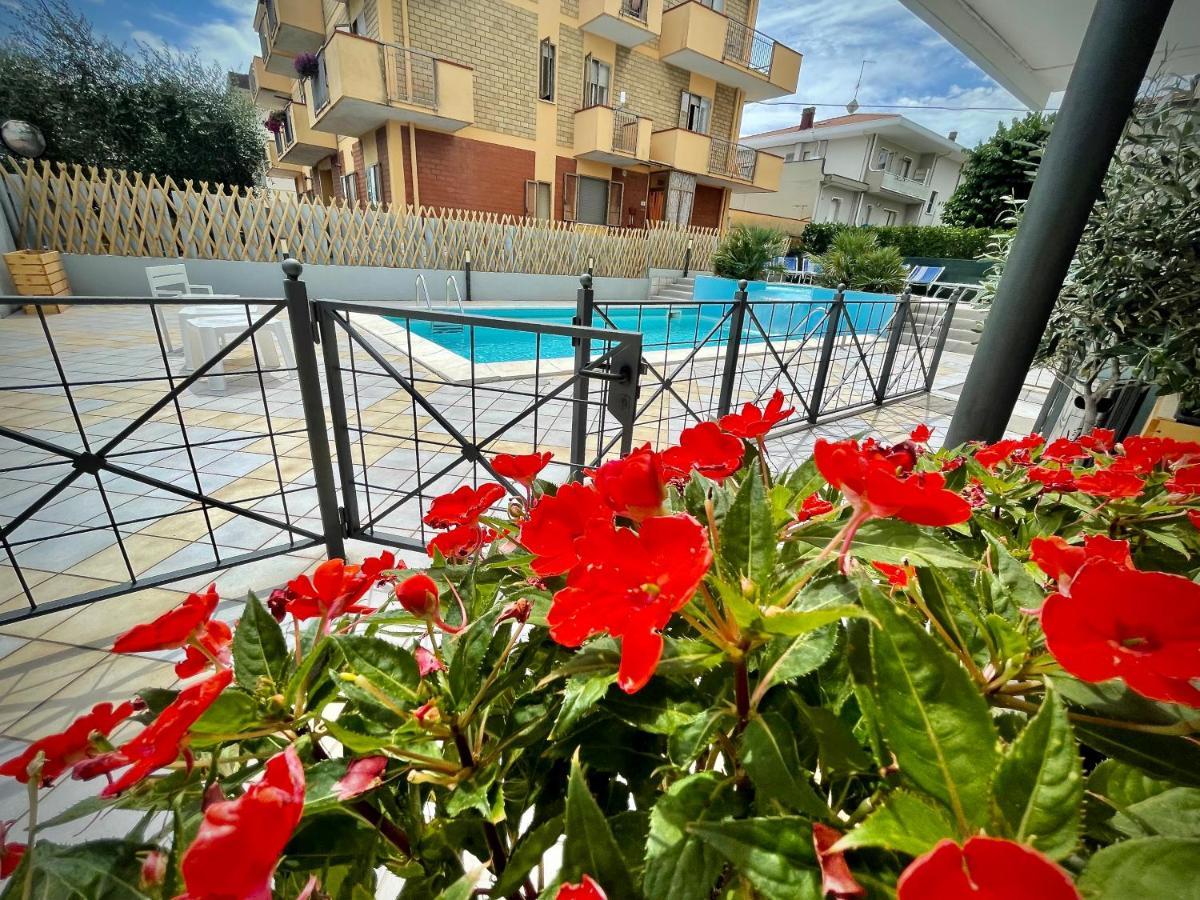 Hotel A Casa Nostra Rimini Exterior photo
