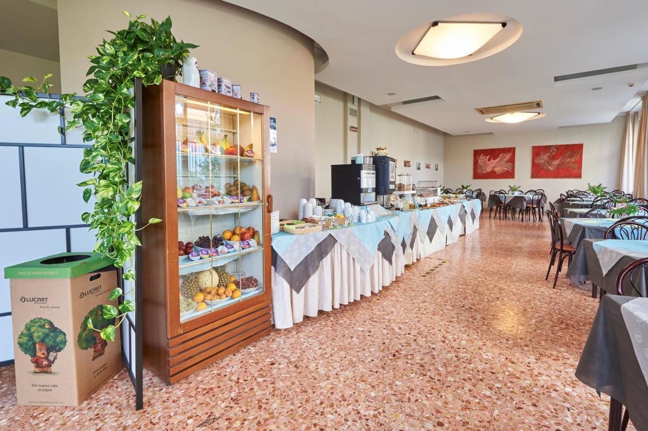 Hotel A Casa Nostra Rimini Exterior photo